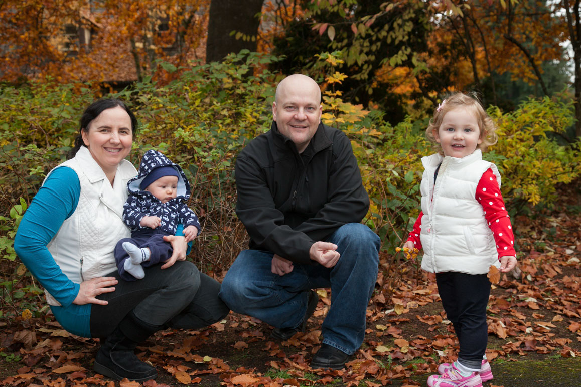 Kehm family photo with fall colors at Marymoor Park in Redmond, WA