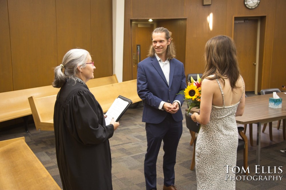 Seattle area courthouse elopement wedding. Tom Ellis Photography