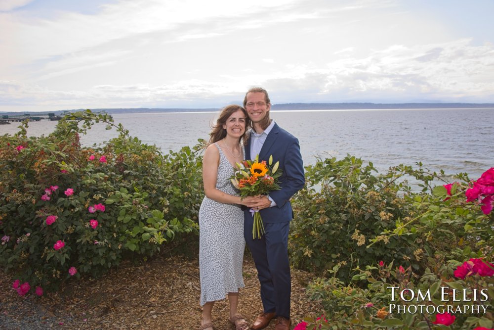 Seattle area courthouse elopement wedding. Tom Ellis Photography