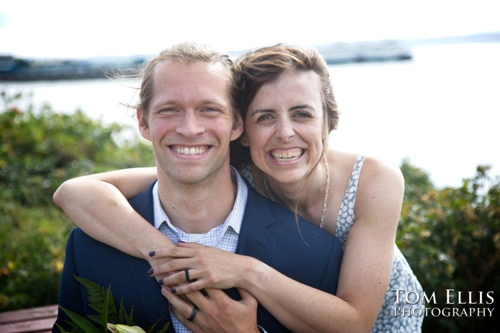 Amy and Kyle had an elopement wedding at the Lynnwood South County courthouse. Tom Ellis Photography, Seattle elopement photographer