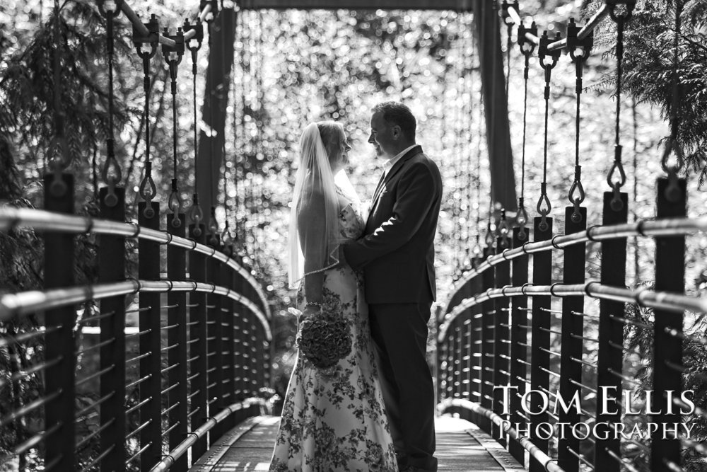 Molli and David were married in a backyard wedding and reception in Redmond. Tom Ellis Photography, Seattle area wedding photographer